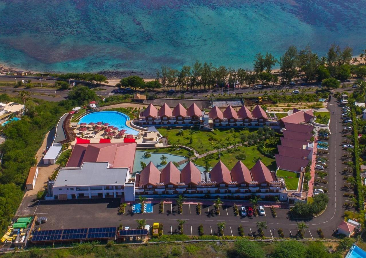 Akoya Hotel & Spa La Saline Le Bains Exteriör bild Aerial view of the resort