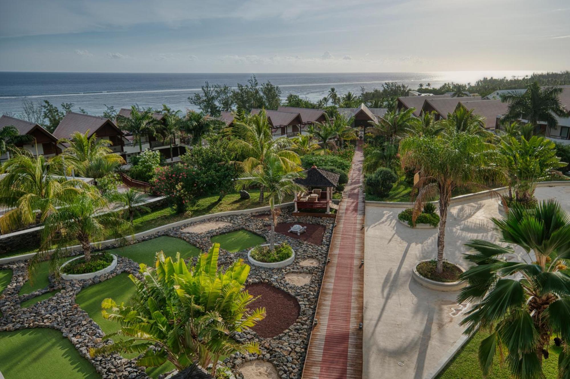 Akoya Hotel & Spa La Saline Le Bains Exteriör bild The resort's grounds